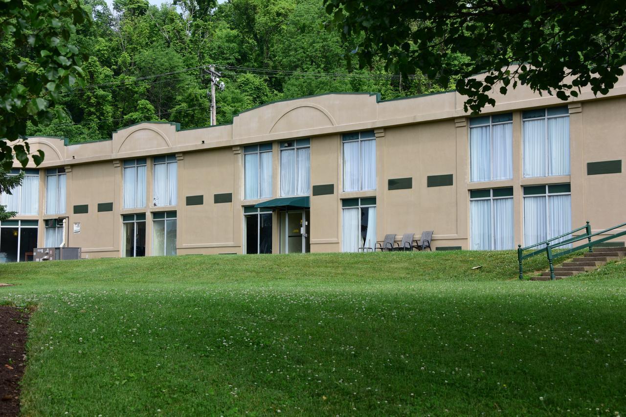 Red Roof Inn Cambridge, Oh Екстериор снимка